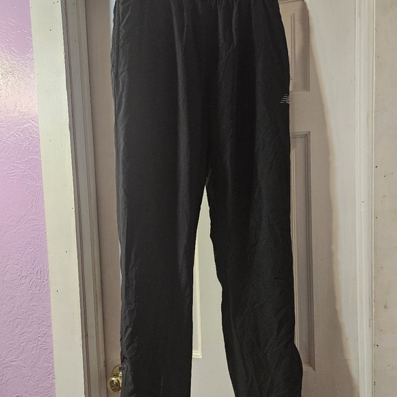 New Balance Black Athletic Men's Pants Size Medium - Picture 2 of 15
